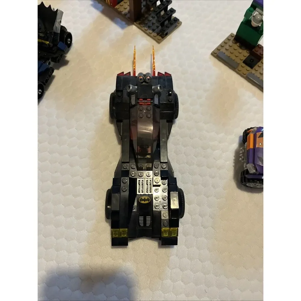 LEGO DC Super Heroes - Batmobile and the Two-Face Chase And Batman Incomplete